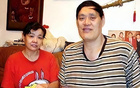 穆鐵柱追悼，軍旗覆蓋，妻兒悲痛，姚明鄭海霞哀悼出席。
