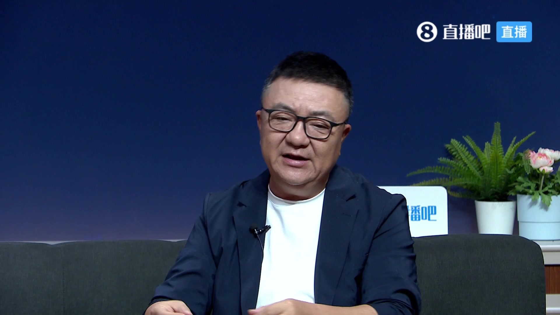董路評國足目前心理狀態(tài)被罵殘廢了可能內心沒那么大欲望了