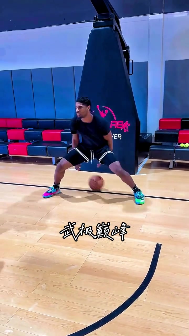 亨德森苦練運(yùn)球技術(shù) 此前社媒轉(zhuǎn)發(fā)楊瀚森進(jìn)球視頻 亨德森苦練運(yùn)球技術(shù) 此前社媒轉(zhuǎn)發(fā)楊瀚森進(jìn)球視頻